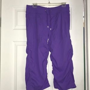 Lululemon athletic capri pants